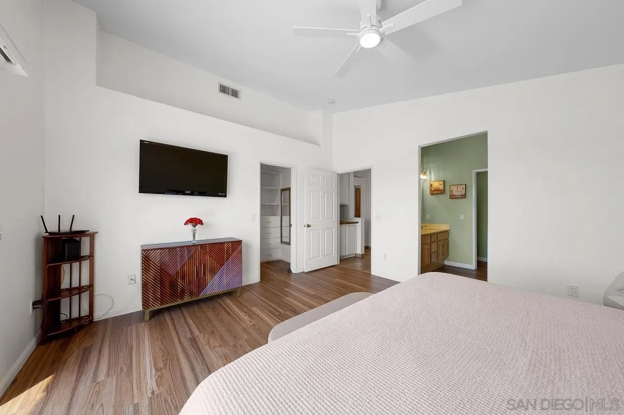 Alpine, California 91901, United States, 3 Bedrooms Bedrooms, ,2 BathroomsBathrooms,Residential,Active,190651