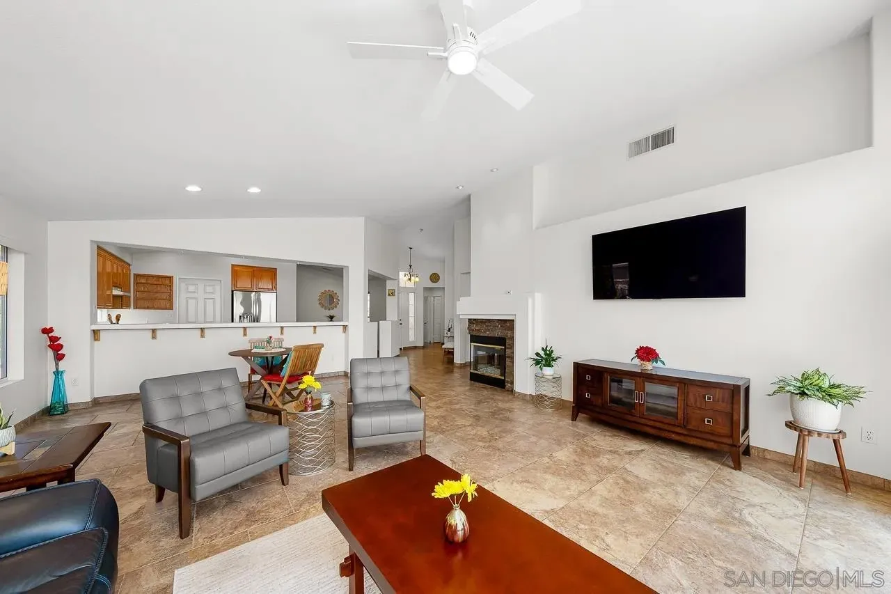 Alpine, California 91901, United States, 3 Bedrooms Bedrooms, ,2 BathroomsBathrooms,Residential,Active,190651