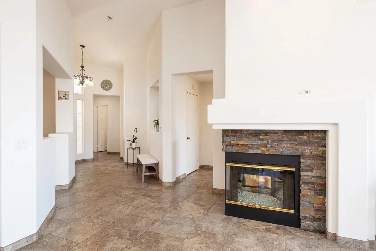 Alpine, California 91901, United States, 3 Bedrooms Bedrooms, ,2 BathroomsBathrooms,Residential,Active,190651