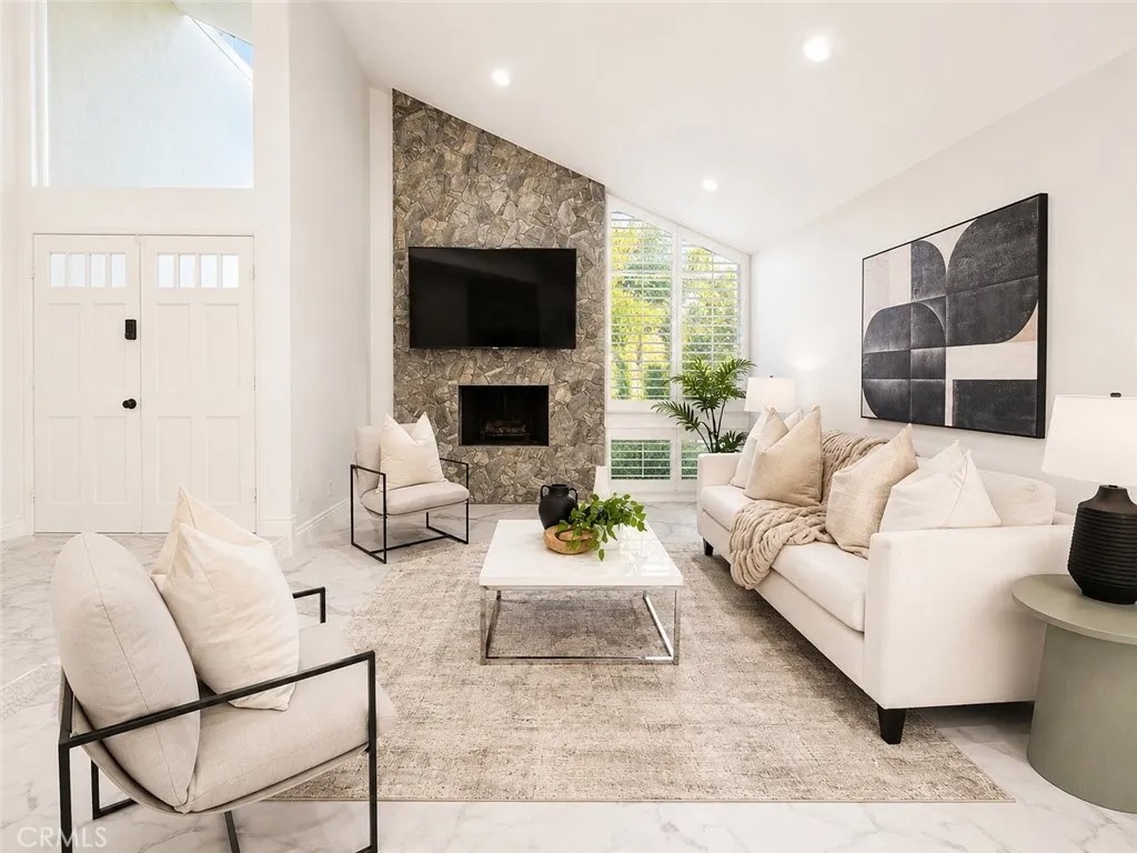 42 Almond Tree Ln