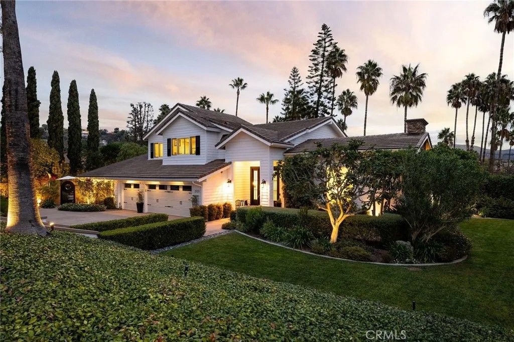 Photo of 2121 Valhalla Dr, North Tustin, CA 92705 (MLS # OC26012201)