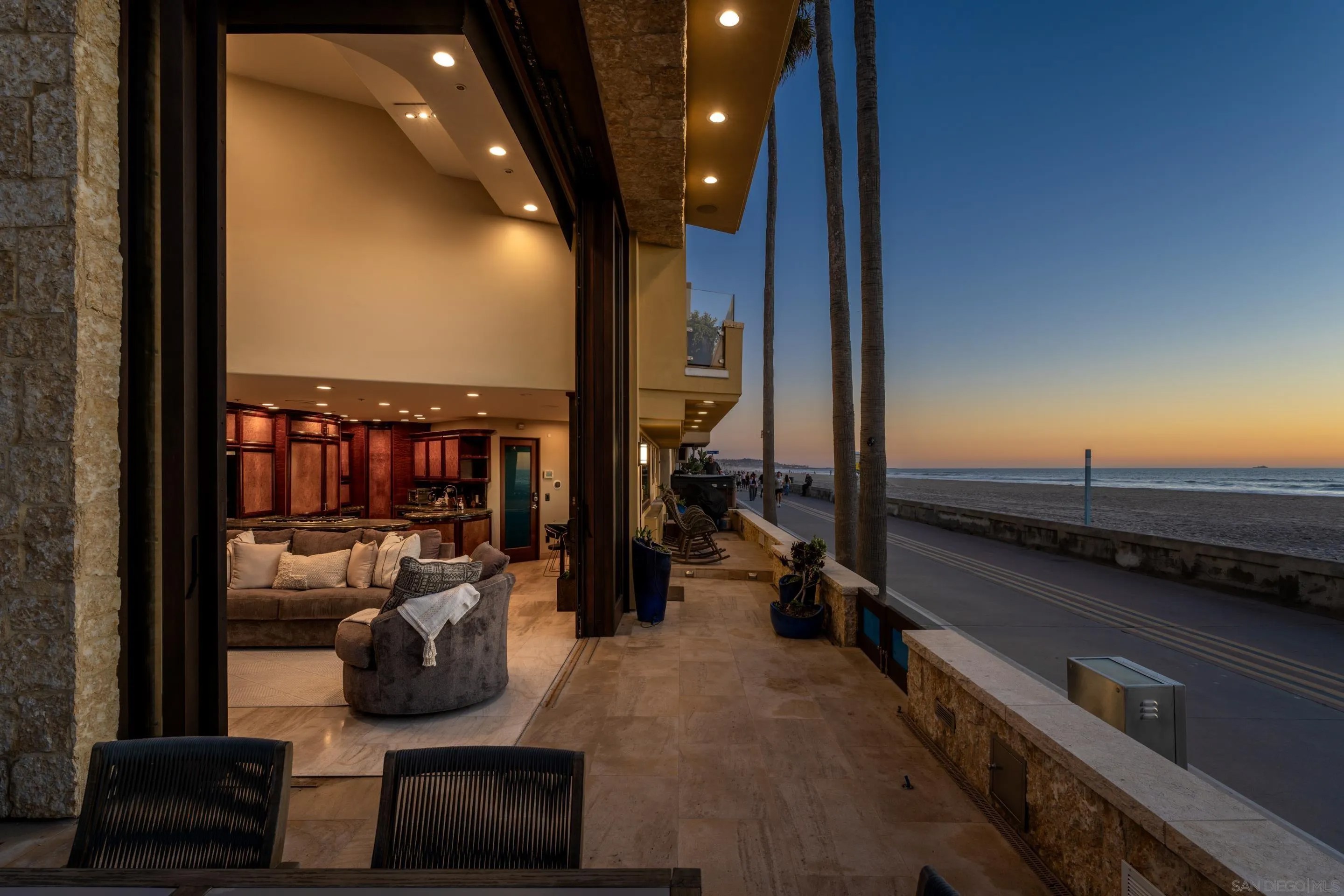 3921 Ocean Front Walk