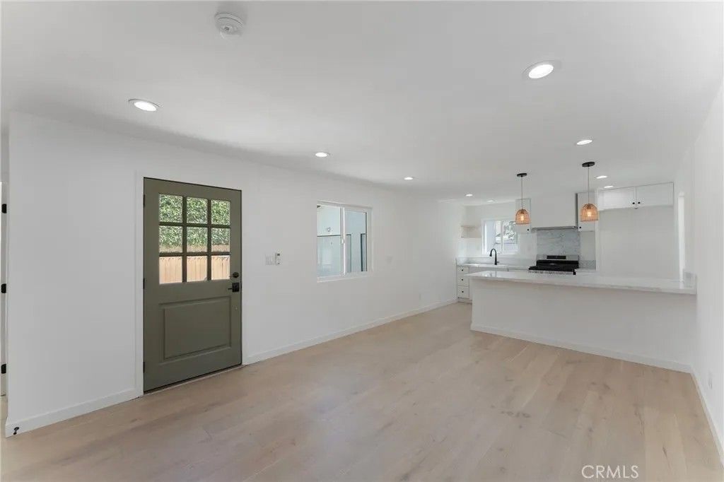 Photo of 2742 S Sycamore Ave, Los Angeles, CA 90016 (MLS # DW25276984)