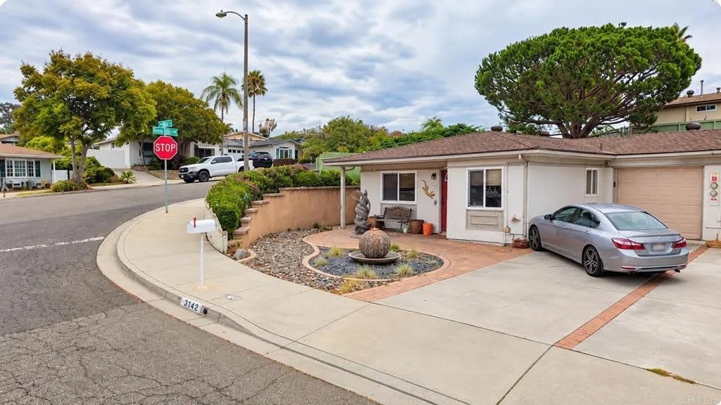 Photo of 3142 Calle Osuna, Oceanside, CA 92056 (MLS # NDP2609790)