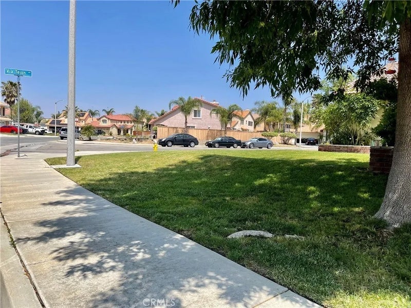 25755 VIA TEJON AVE