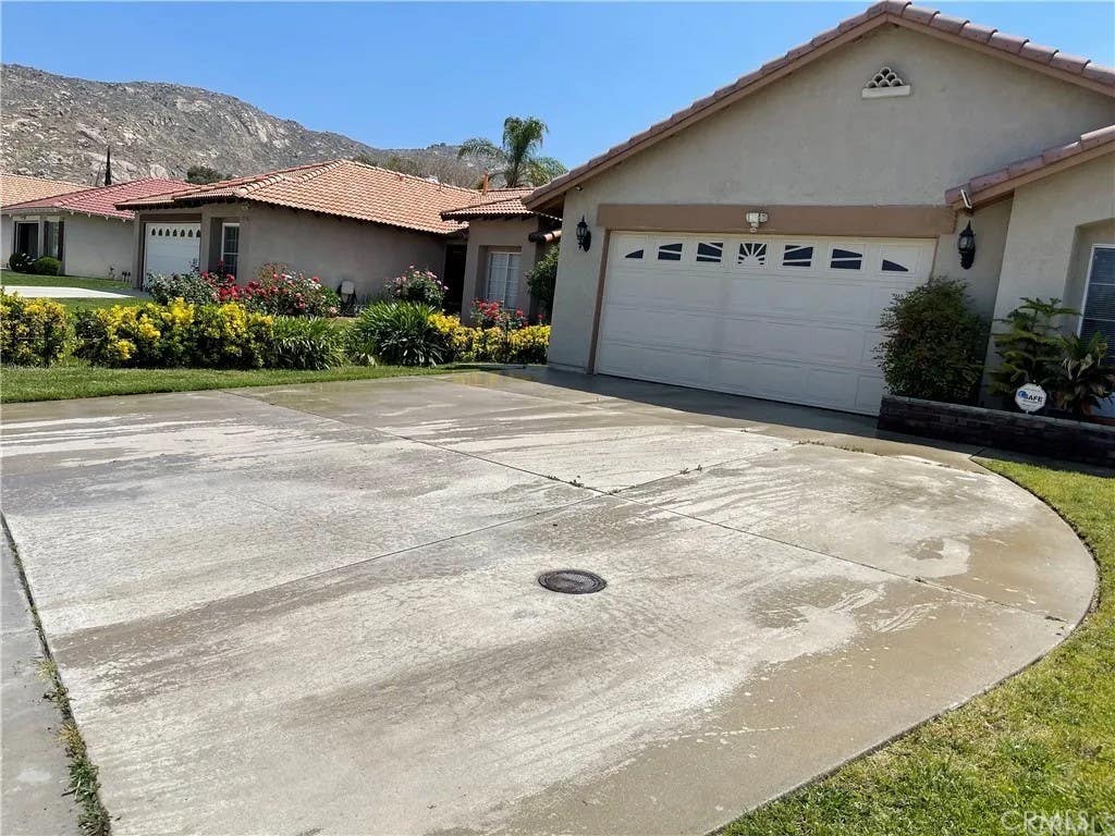 Photo of 25755 Via Tejon Ave, Moreno Valley, CA 92551 (MLS # DW26168120)