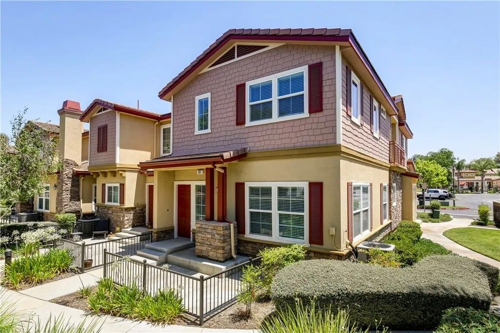 Photo of 1510 Orange Ave, Redlands, CA 92373 (MLS # IG26113291)