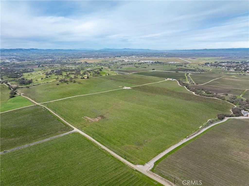 Photo of 4774 Mill Road, Paso Robles, CA 93446 (MLS # NS26015437)