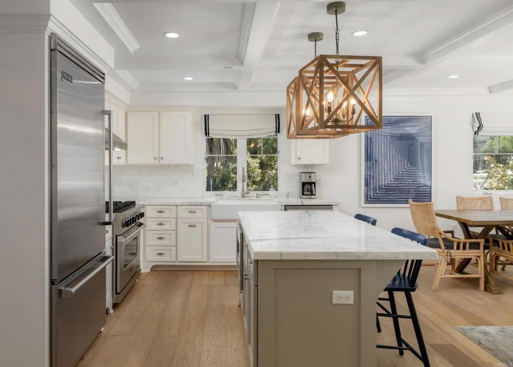 8020 La Jolla Shores Drive