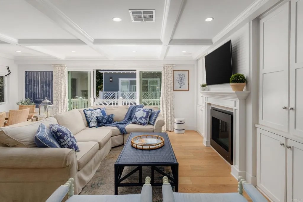 8020 La Jolla Shores Drive