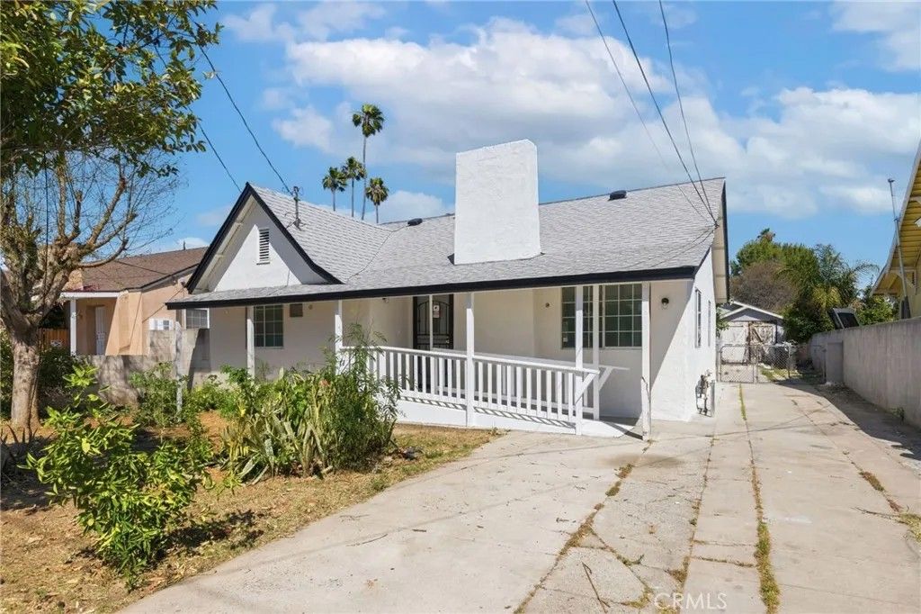 Photo of 4874 Park AVE, Riverside, CA 92507 (MLS # OC26115189)