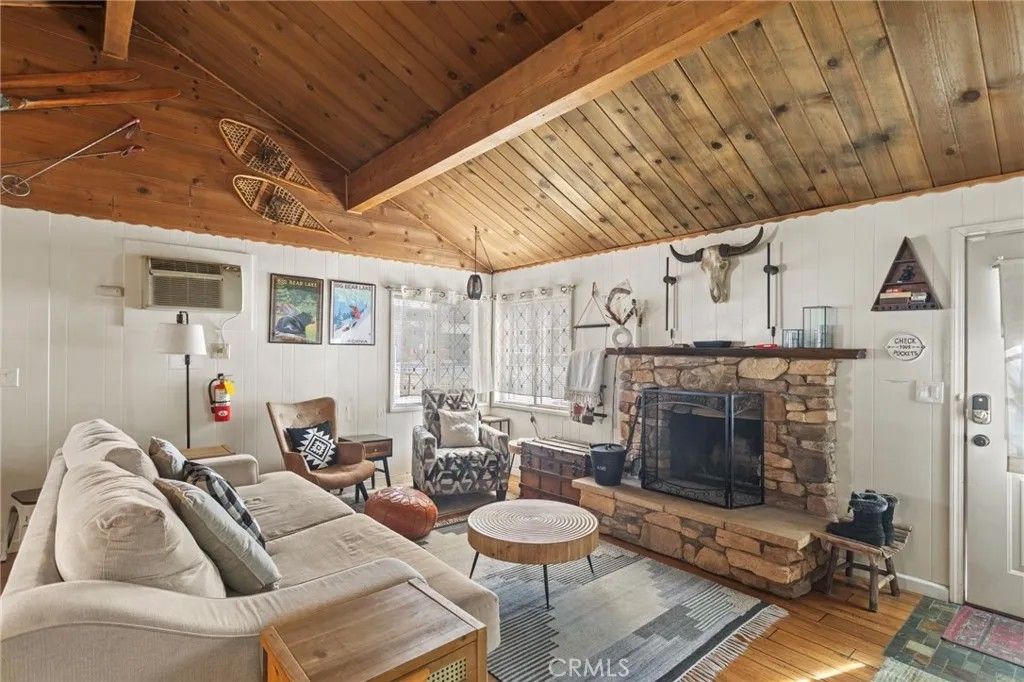 Photo of 1029 W Aeroplane Blvd, Big Bear Lake, CA 92314 (MLS # PW26092014)