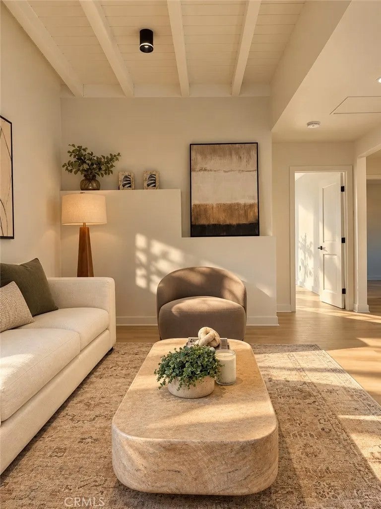 209 W Markland