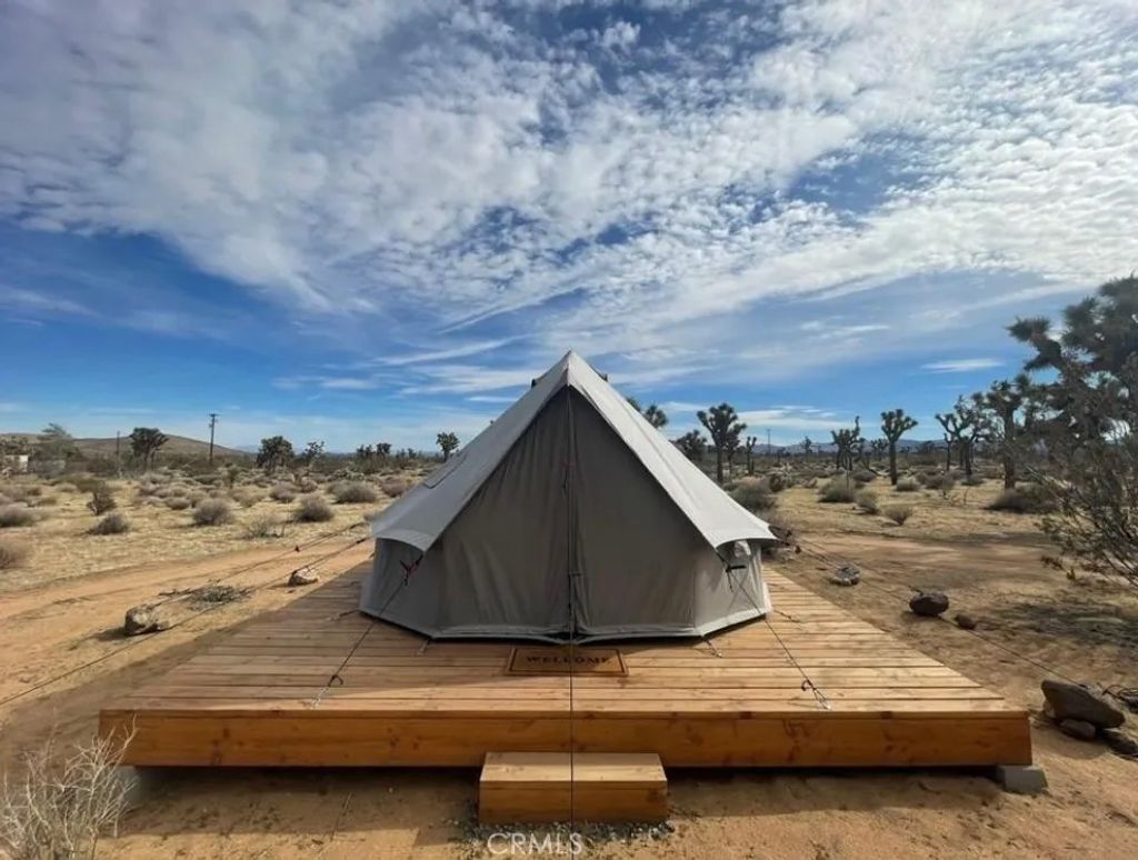 Photo of 0 La Brisa, Yucca Valley, CA 92284 (MLS # JT26089150)