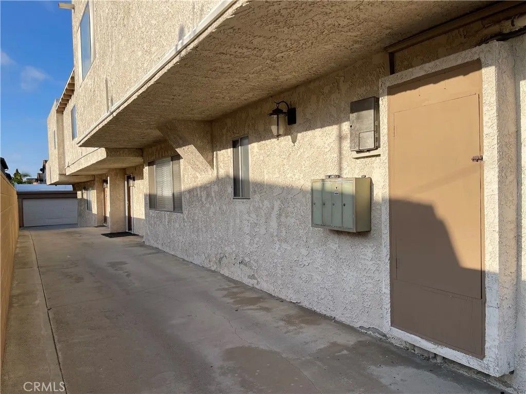 Photo of 2021 Curtis Ave, Redondo Beach, CA 90278 (MLS # PW26089375)