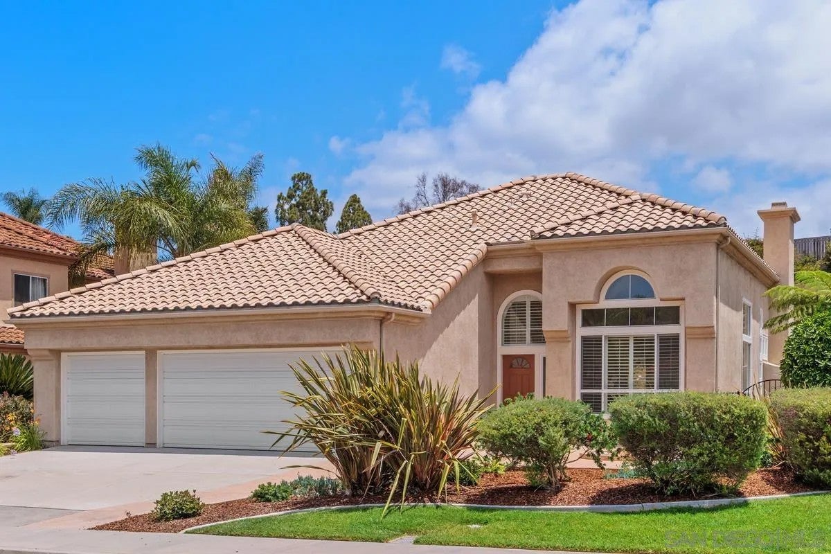 4903 Bella Collina St