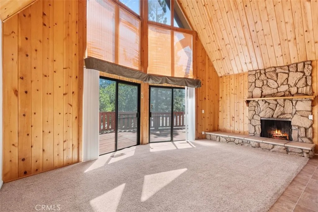 5438 Desert View