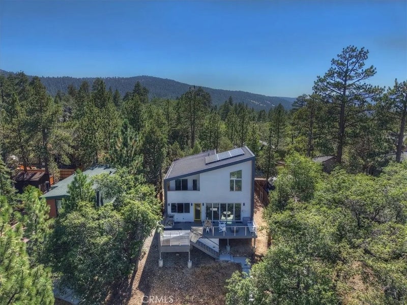 693 Villa Grove