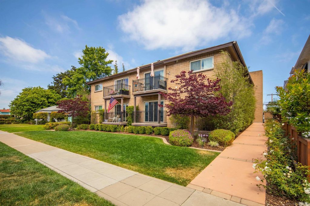 Photo of 933 D Avenue, Coronado, CA 92118 (MLS # 260007608)