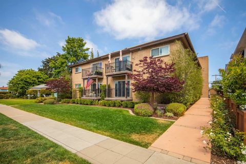 933 D Avenue Coronado CA 92118