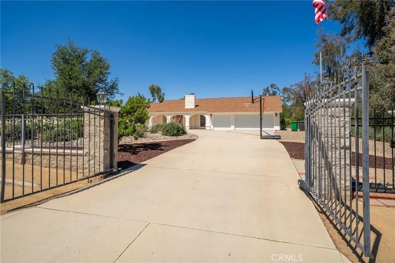16639 Fox Glen