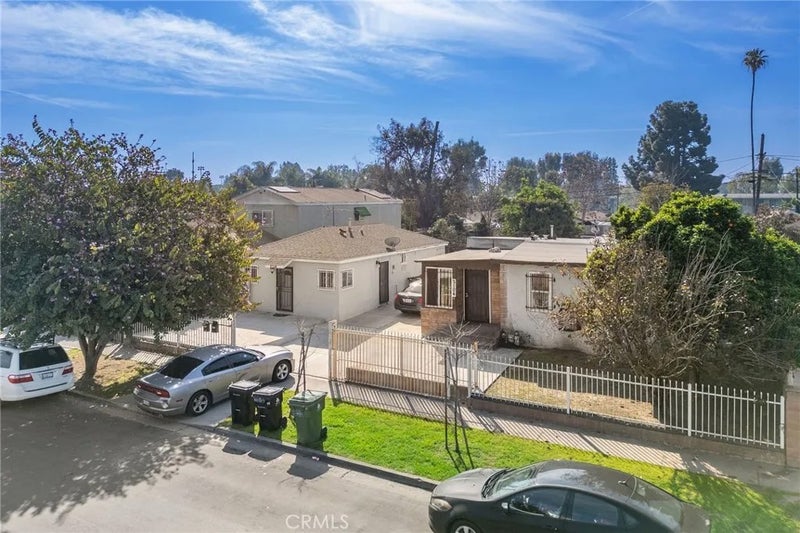 2106 E 113th