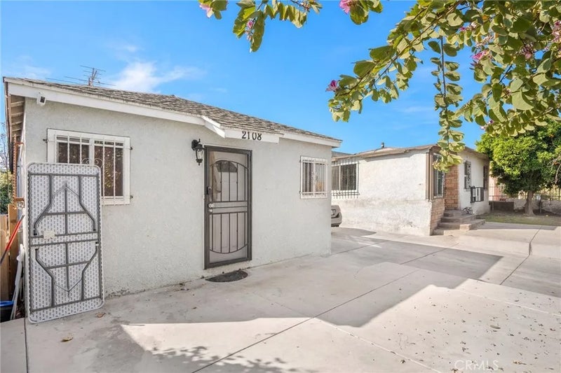 2106 E 113th