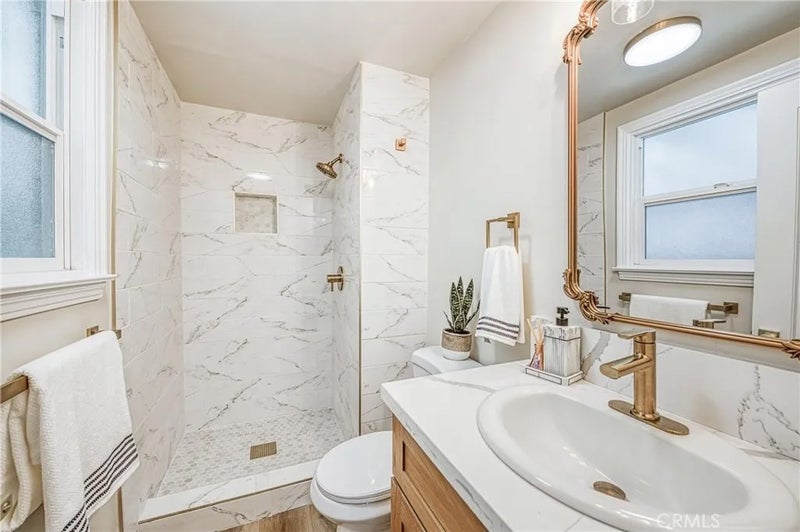 506 E Vassar