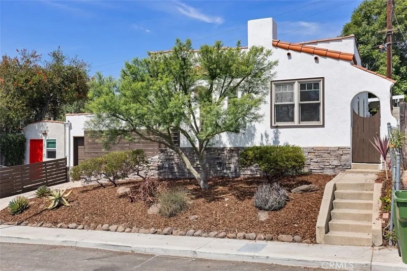 853 Banks Court Drive