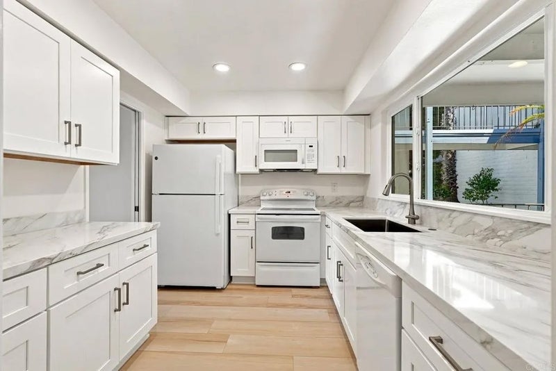 3612 Vista Bella