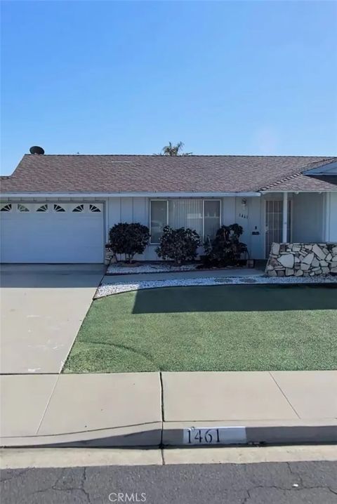 Photo of 1461 Amberwood Dr, Hemet, CA 92543 (MLS # SW26036412)