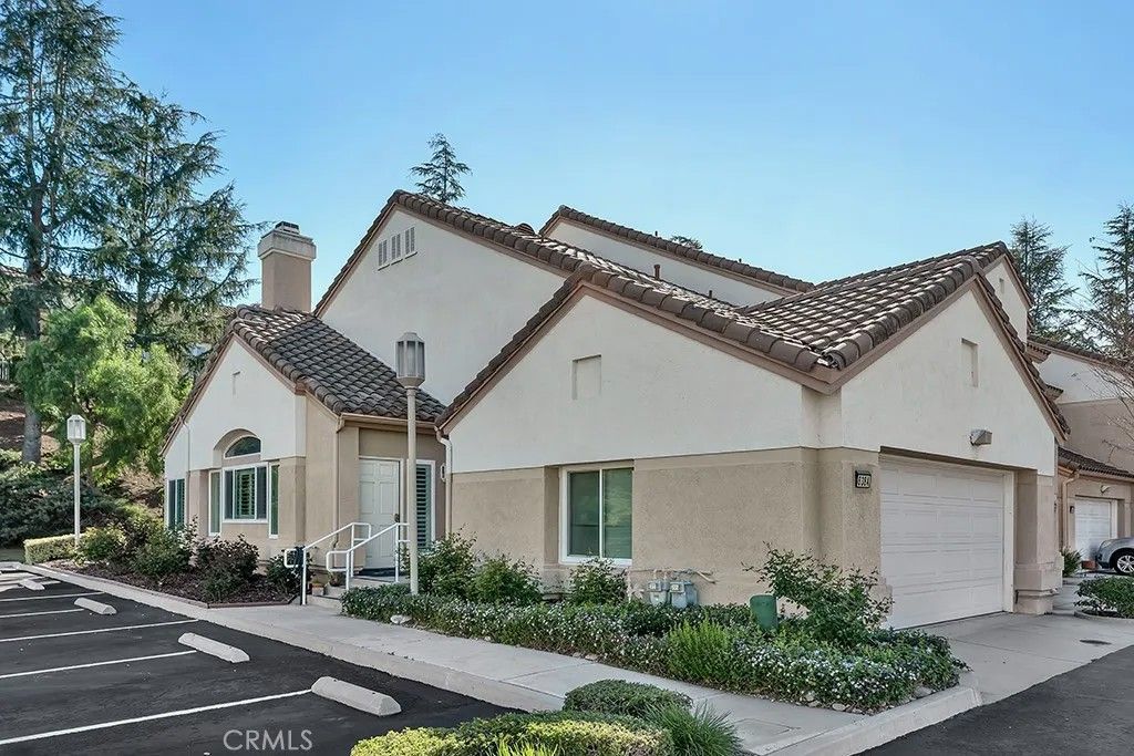 Photo of 638 High Plains, Simi Valley, CA 93065 (MLS # SR26045637)