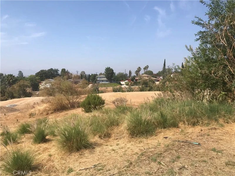 6401 Peralta