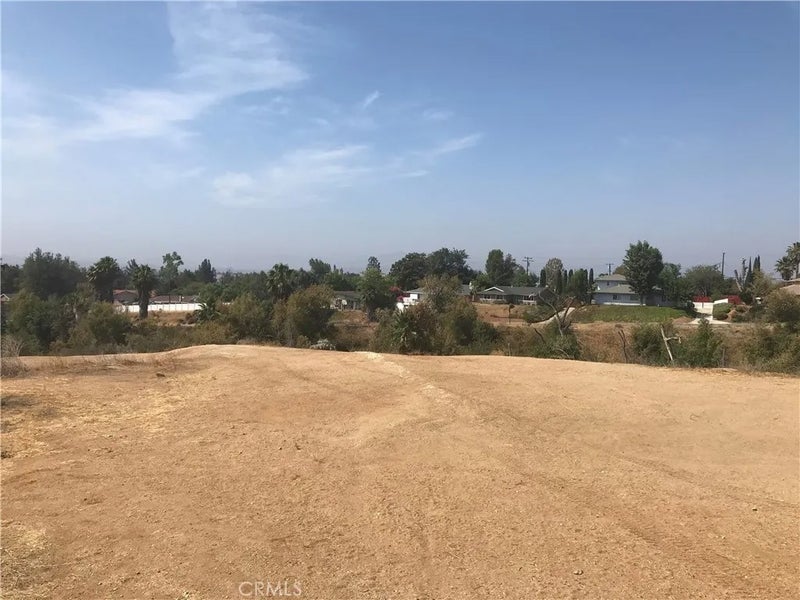 6401 Peralta