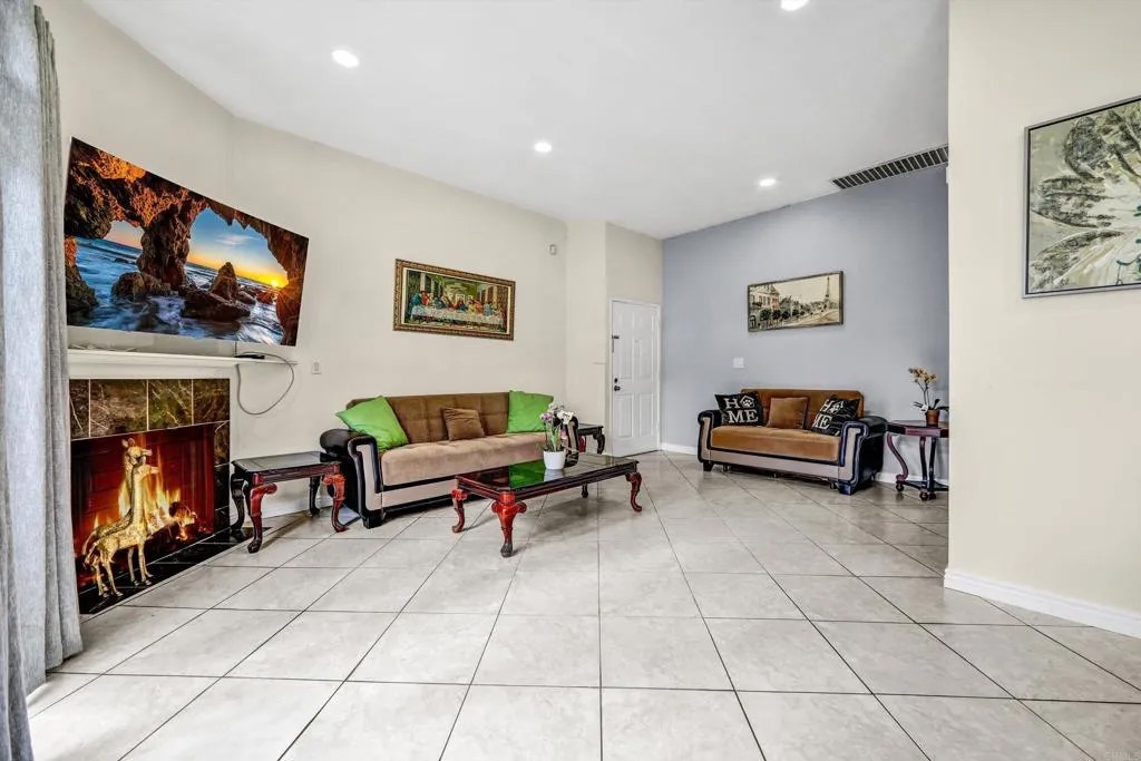 20920 COMMUNITY Street 7