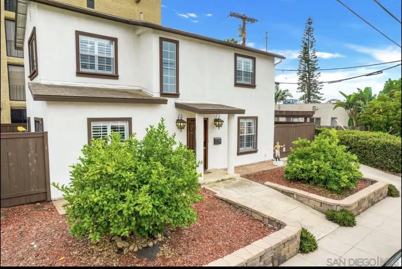 309 W Lewis