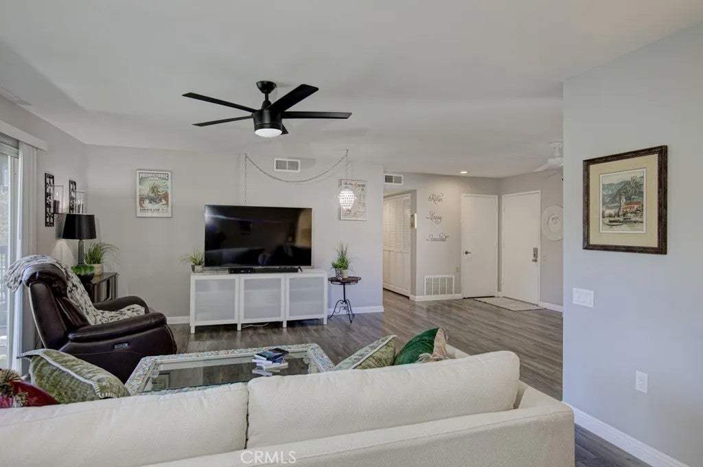 5531 Via La Mesa O
