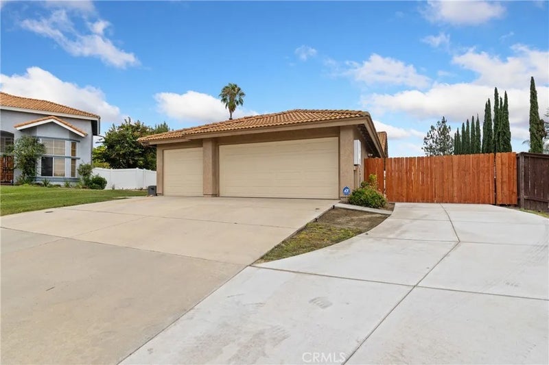 39560 Glenwood Court