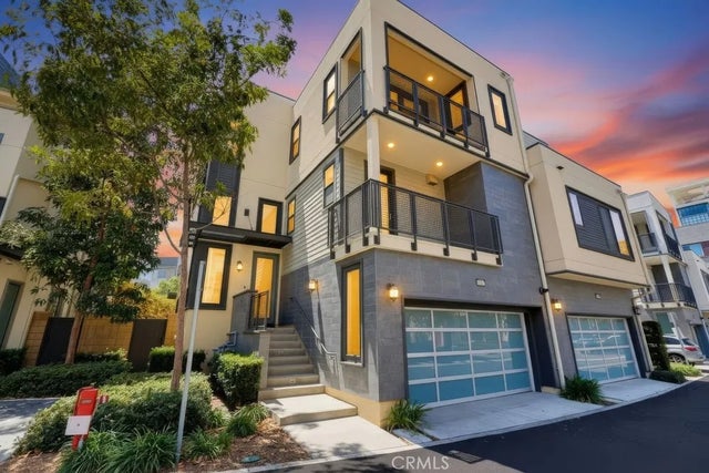162 Bowery, Irvine