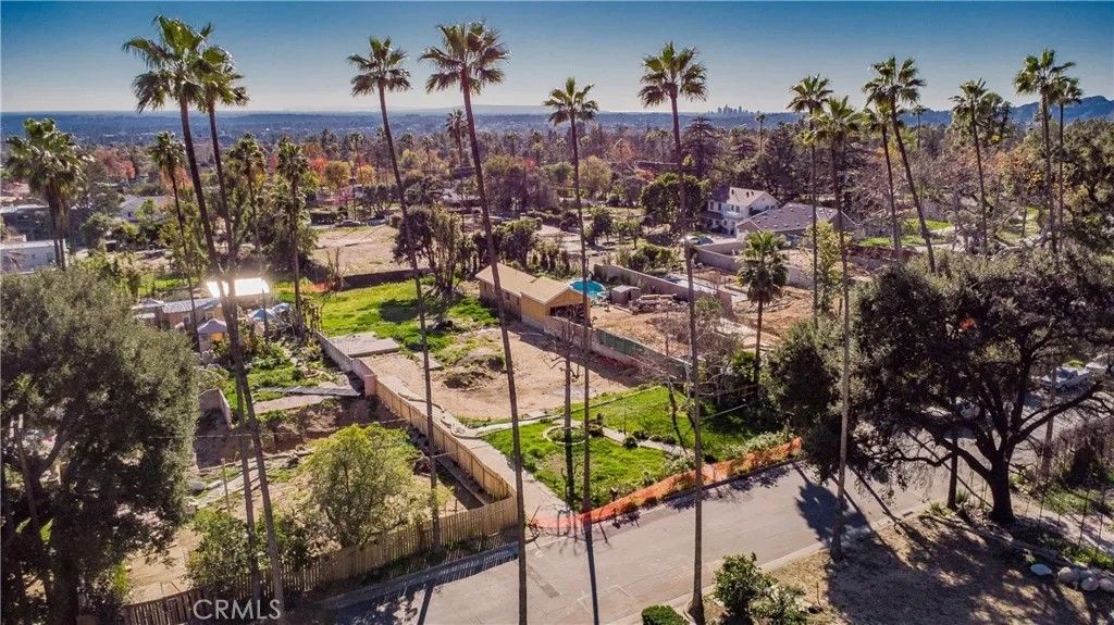 Photo of 1678 Braeburn Rd, Altadena, CA 91001 (MLS # AR26008570)