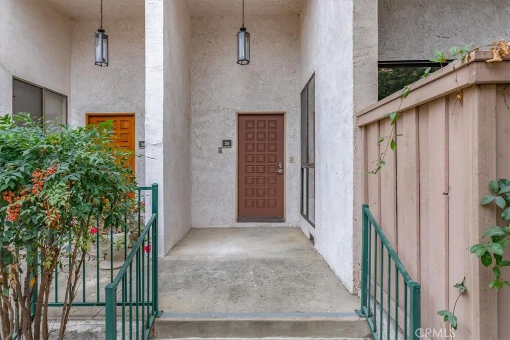 17150 Burbank Boulevard 25