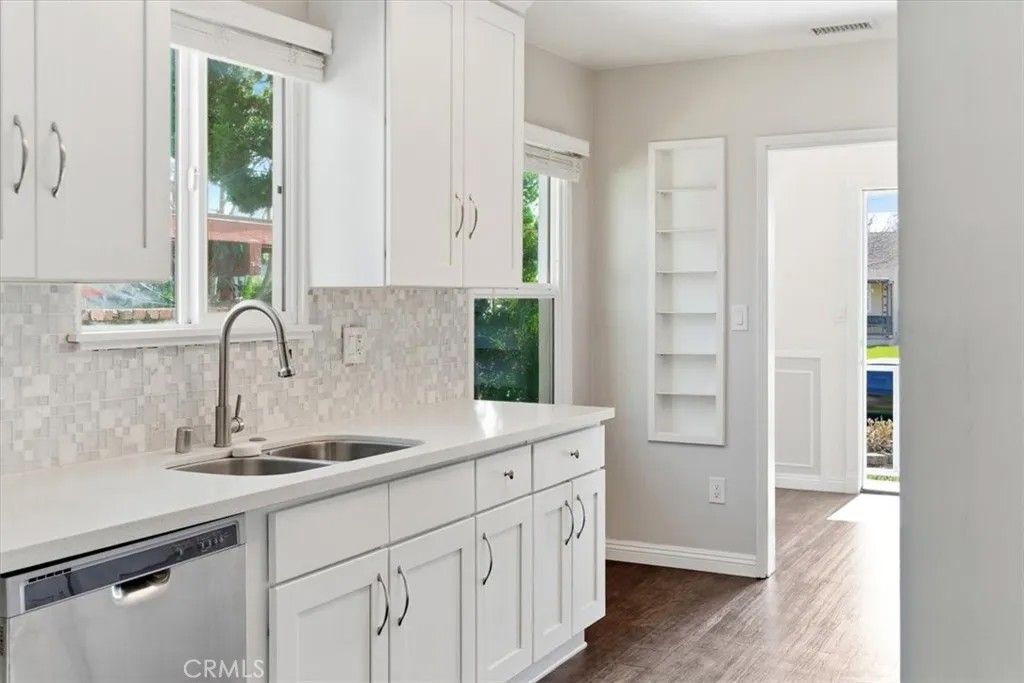 Photo of 20011 Archwood Street, Winnetka, CA 91306 (MLS # SR26017513)