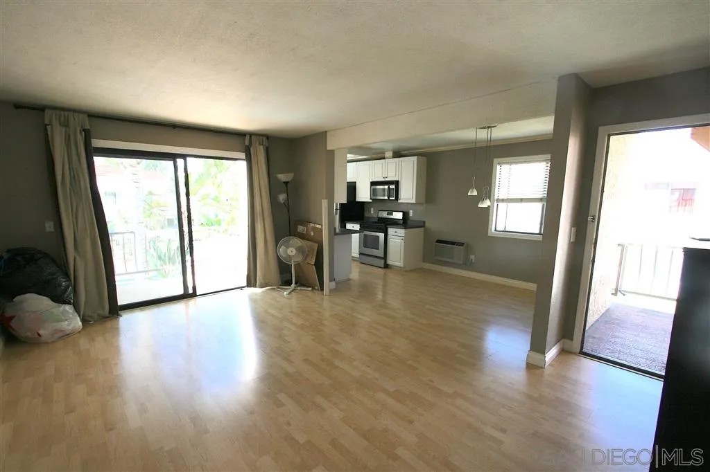 10895 Camino Ruiz 72