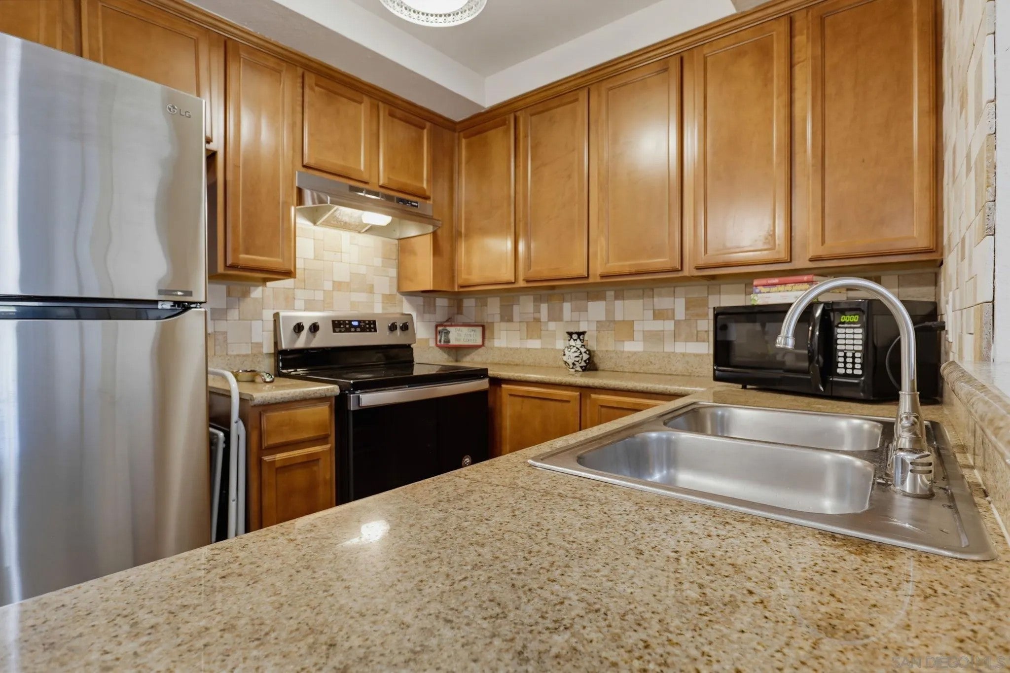 432 Edgehill Ln 3