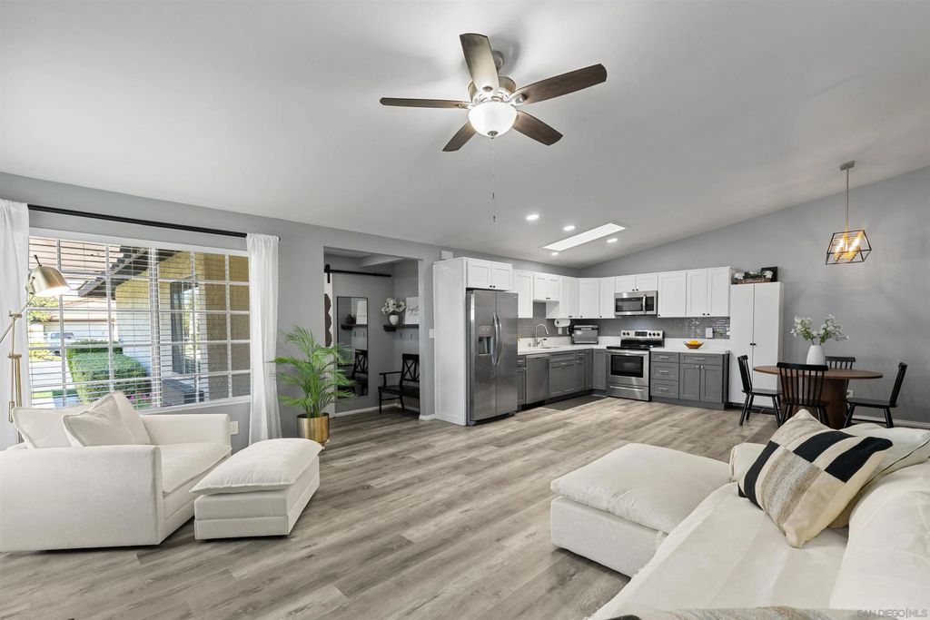 Photo of 2407 Teaberry Glen, Escondido, CA 92027 (MLS # 260005841)