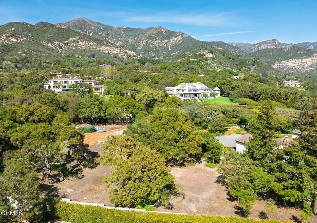1297 E Mountain