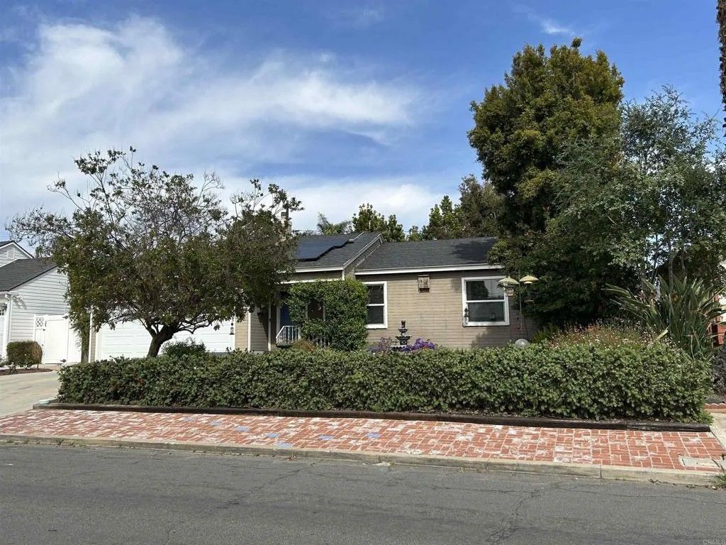 Photo of 4349 Yale Avenue, La Mesa, CA 91942 (MLS # PTP2509299)