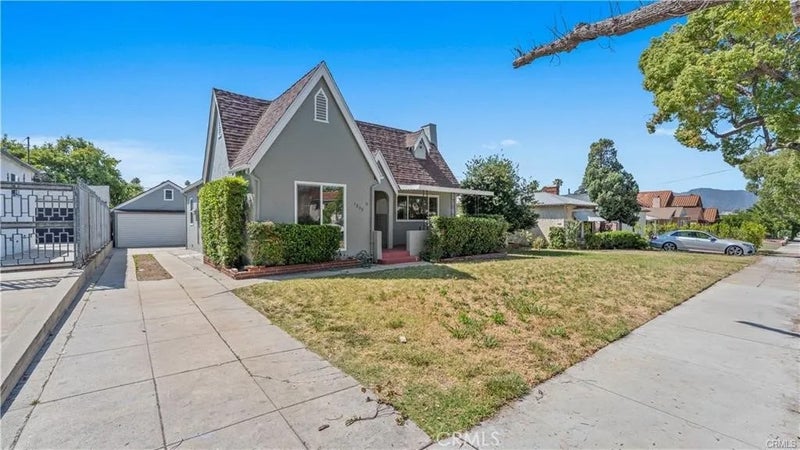 1230 Spazier Avenue