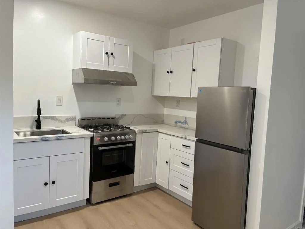 Photo of 586 del Mar Ave #B Ave, Chula Vista, CA 91910 (MLS # PTP2602151)