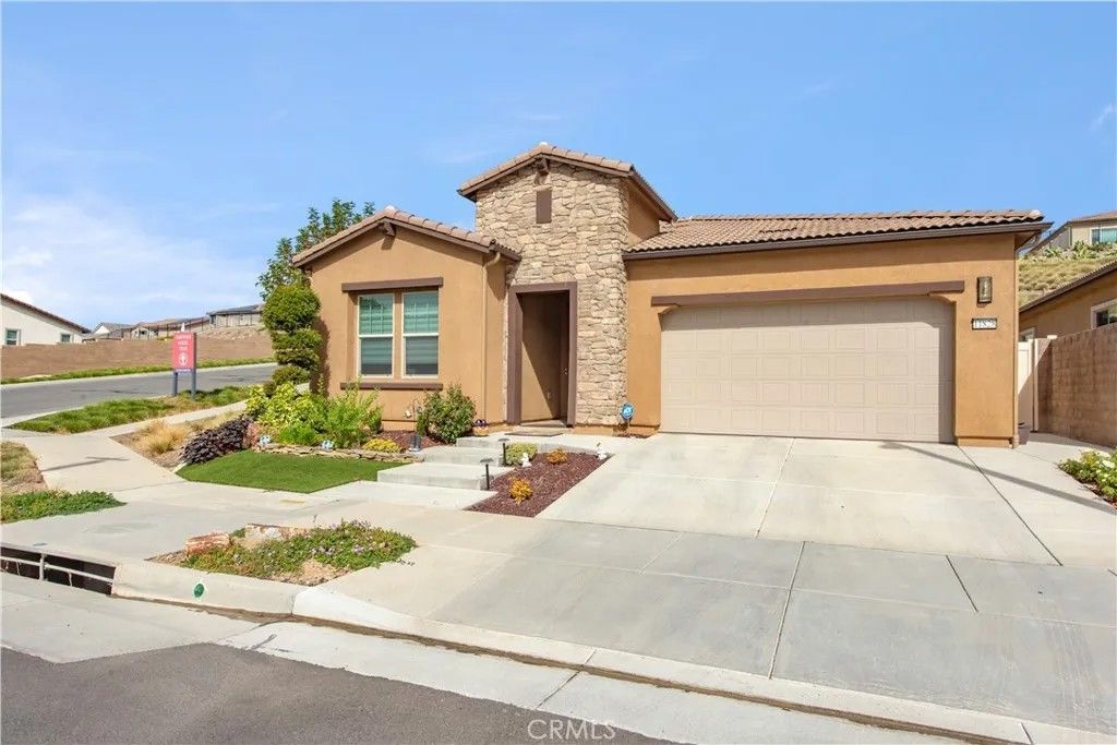Photo of 11828 Wandering Way, Corona, CA 92883 (MLS # CV25231858)